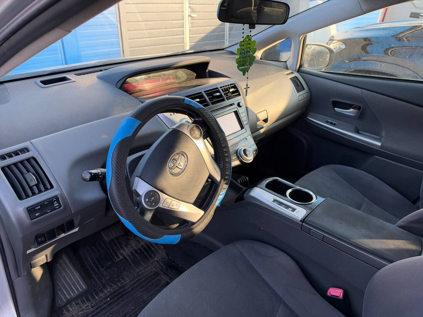 Toyota Prius+ 2013 Linea Sol 7p - Myydään huutokaupat.com - Kamera | Cruise | Ilmastointi | Myydään huutokaupat.com