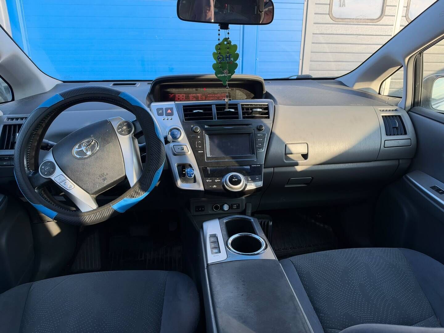 Toyota Prius+ 2013 Linea Sol 7p - Myydään huutokaupat.com - Kamera | Cruise | Ilmastointi | Myydään huutokaupat.com