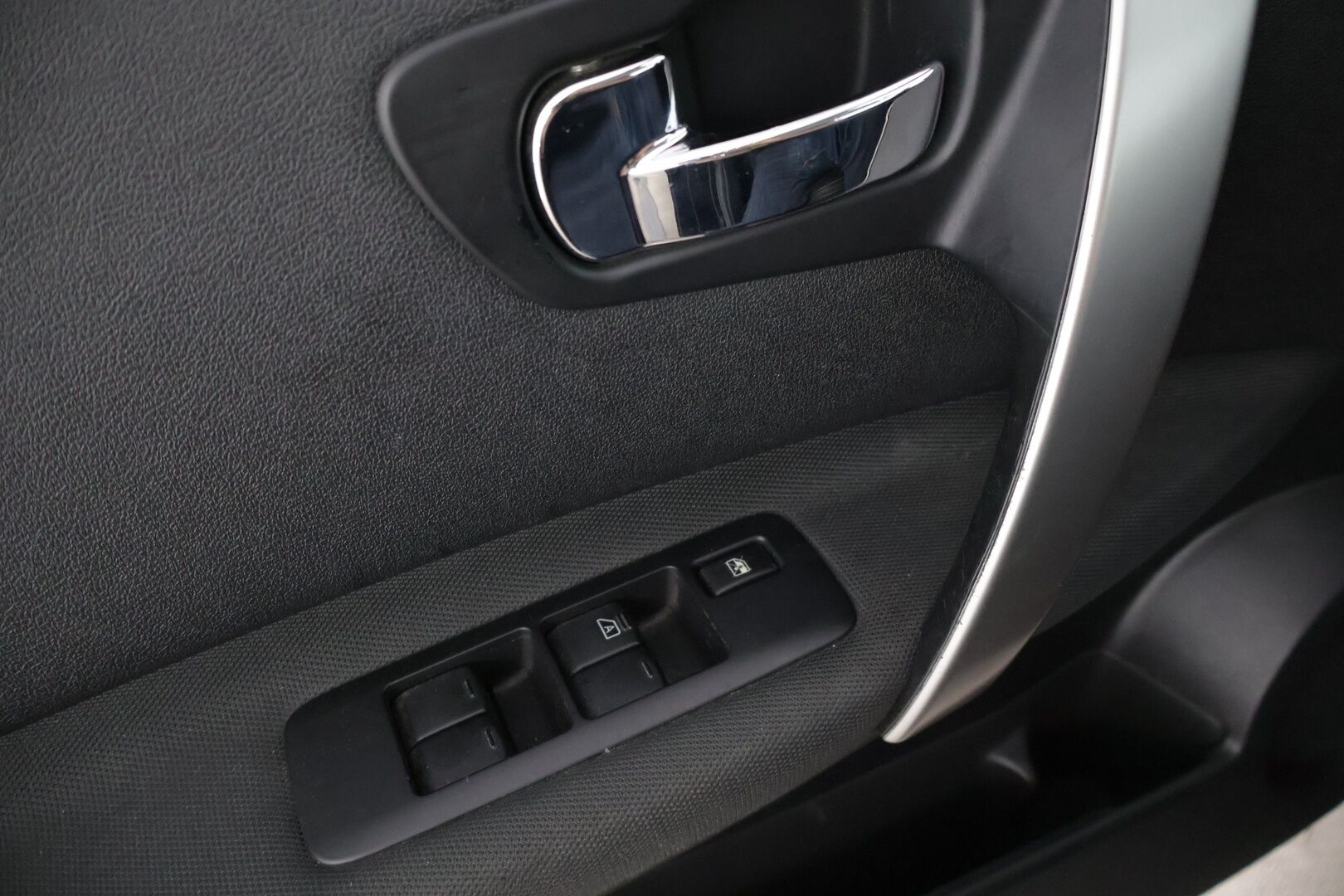 Nissan Qashqai 2013 1,6L Stop / Start System Acenta 2WD 5M/T * Vakkari / Aut.Ilmastointi / Lohko+sisäpistoke * - * Hyvin huollettu / 2x Renkaat alumiinivanteilla! *