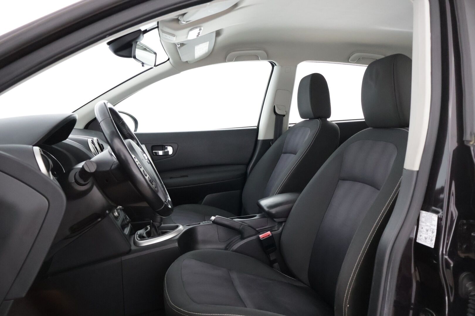 Nissan Qashqai 2013 1,6L Stop / Start System Acenta 2WD 5M/T * Vakkari / Aut.Ilmastointi / Lohko+sisäpistoke * - * Hyvin huollettu / 2x Renkaat alumiinivanteilla! *