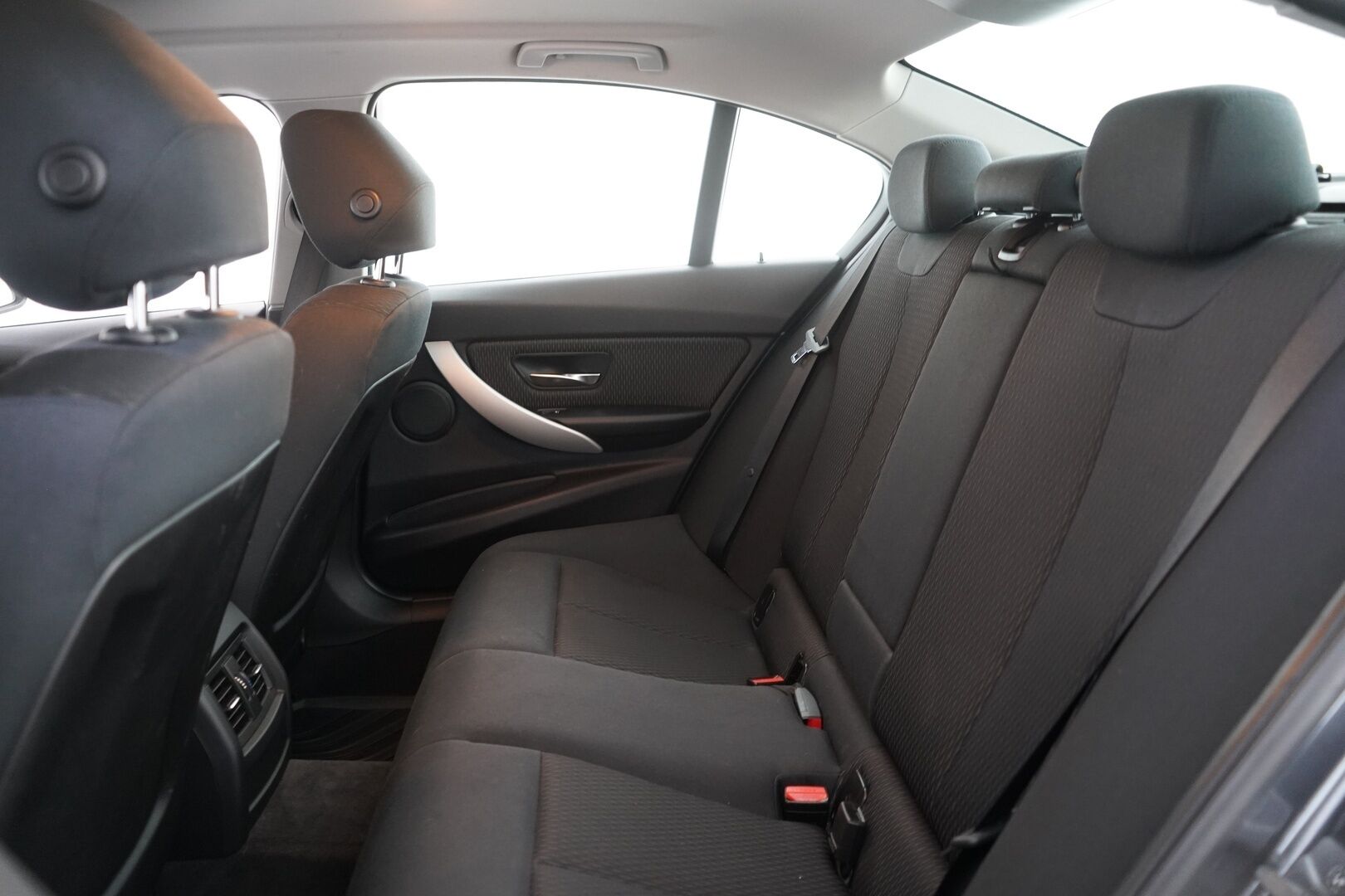 BMW 320 2013 TwinPower Turbo A F30 Sedan Business Automatic Edition - Suomiauto / 2x renkaat / Juuri saapunut! - HULLUT AVAJAISHULINAT KORKOTARJOUS 3,29 %