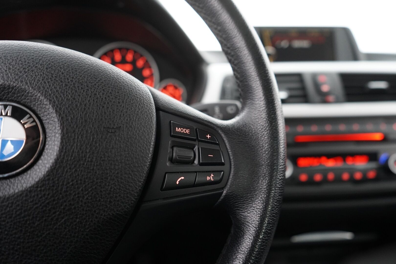 BMW 320 2013 TwinPower Turbo A F30 Sedan Business Automatic Edition - Suomiauto / 2x renkaat / Juuri saapunut! - HULLUT AVAJAISHULINAT KORKOTARJOUS 3,29 %