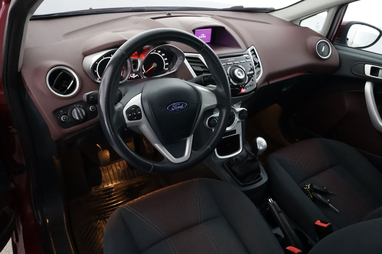 Ford Fiesta 2013 1,25 82 hv Titanium M5 5-ovinen - | Facelift | Bluetooth | AC | Lohkolämmitin | Lämmitettävä Tuulilasi | Penkinlämmittimet | Sähköpeilit | Kahdet renkaat | Suomi-auto |