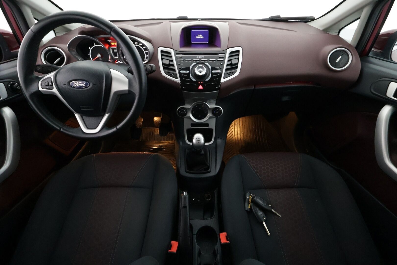Ford Fiesta 2013 1,25 82 hv Titanium M5 5-ovinen - | Facelift | Bluetooth | AC | Lohkolämmitin | Lämmitettävä Tuulilasi | Penkinlämmittimet | Sähköpeilit | Kahdet renkaat | Suomi-auto |