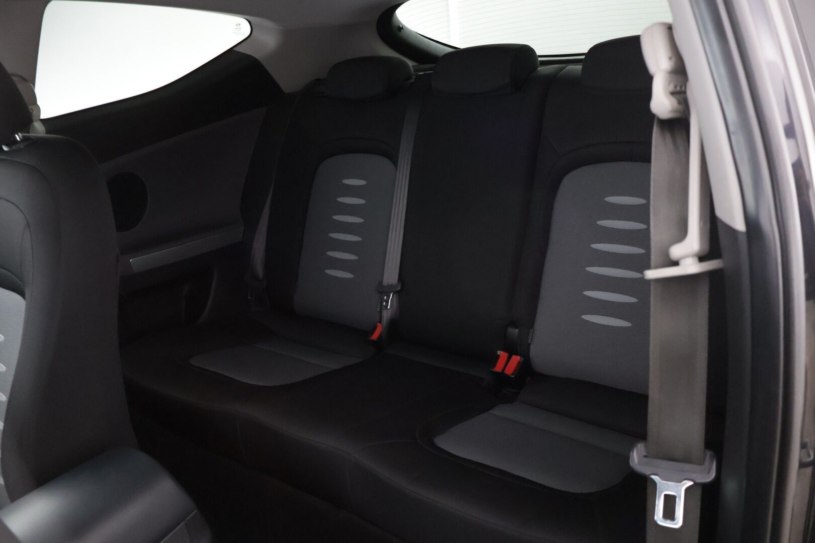 Kia Ceed 2014 1,6 CRDi EX A/T * Webasto / Ratinlämmitin / Bluetooth / P-Tutkat / Monitoimiratti / Vakkari / * - Hyvällä pidolla näyttävä sporttinen hatchback. Webasto - HULLUT VÄLIPÄIVÄT KORKOTARJOUS 2,49%