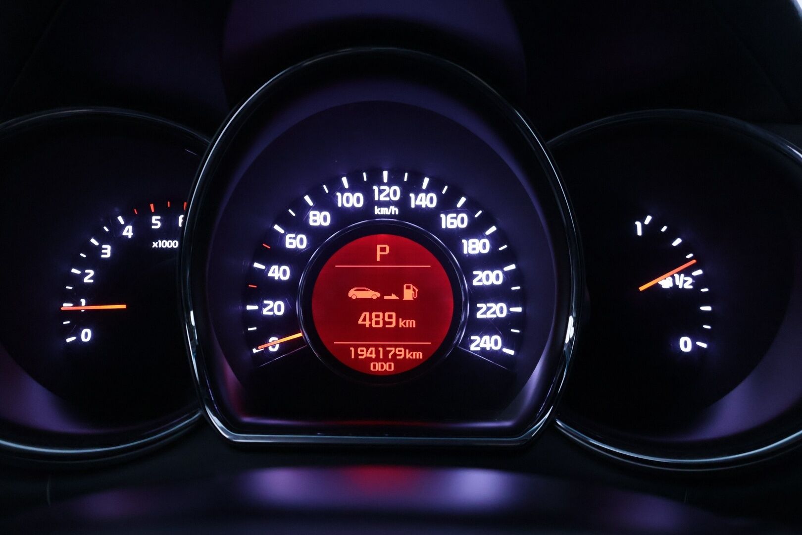 Kia Ceed 2014 1,6 CRDi EX A/T * Webasto / Ratinlämmitin / Bluetooth / P-Tutkat / Monitoimiratti / Vakkari / * - Hyvällä pidolla näyttävä sporttinen hatchback. Webasto - HULLUT VÄLIPÄIVÄT KORKOTARJOUS 2,49%