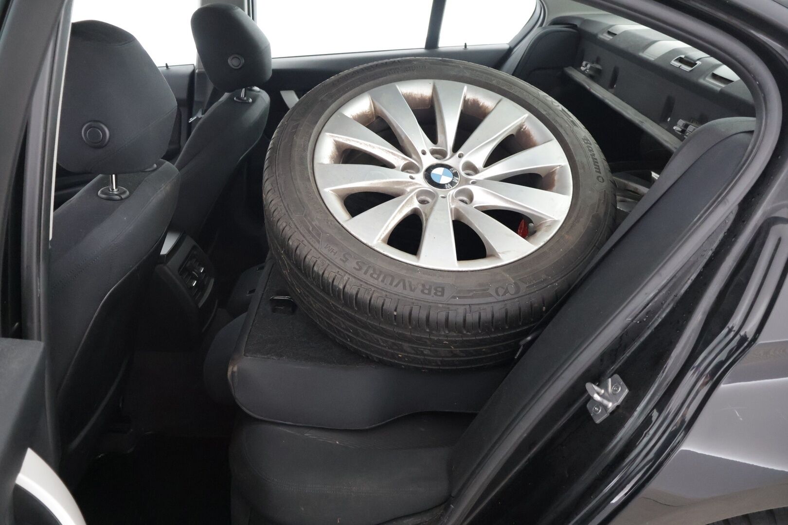 BMW 320 2013 xDrive Edition ** YritysOutlet - Myydään vain yrityksille - Urheiluistuimet / Tutkat taakse / Xenon ajovalot *