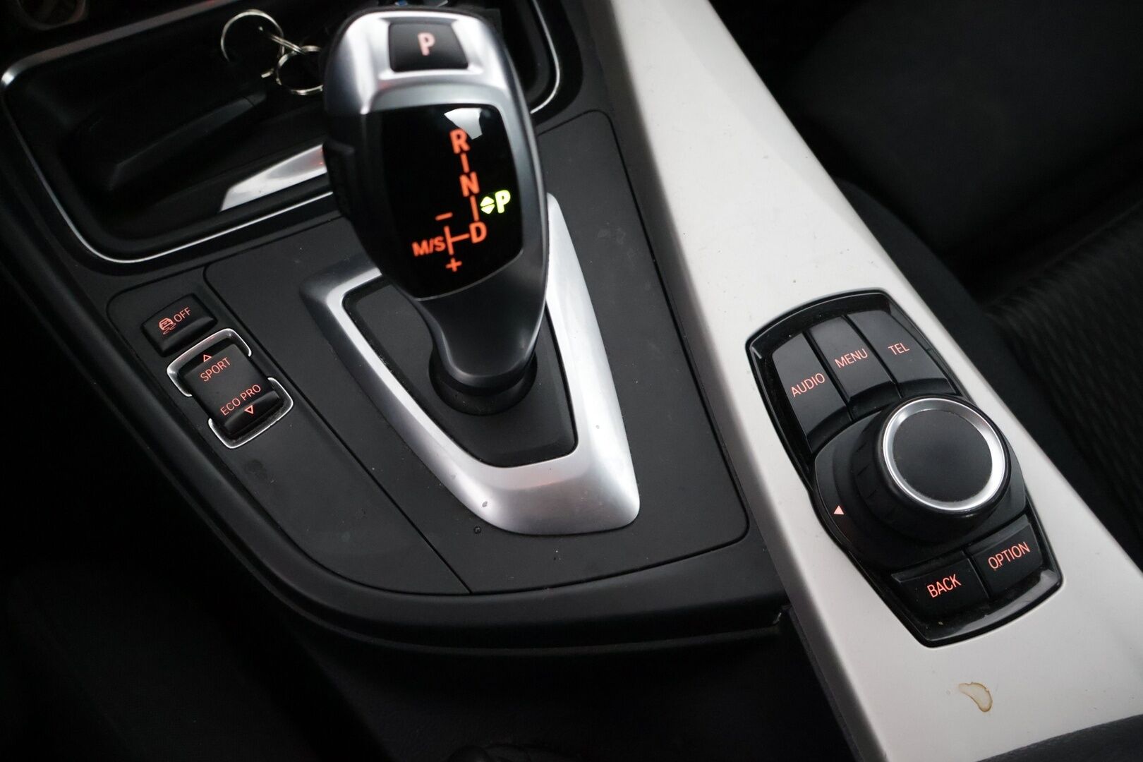 BMW 320 2013 xDrive Edition ** YritysOutlet - Myydään vain yrityksille - Urheiluistuimet / Tutkat taakse / Xenon ajovalot *