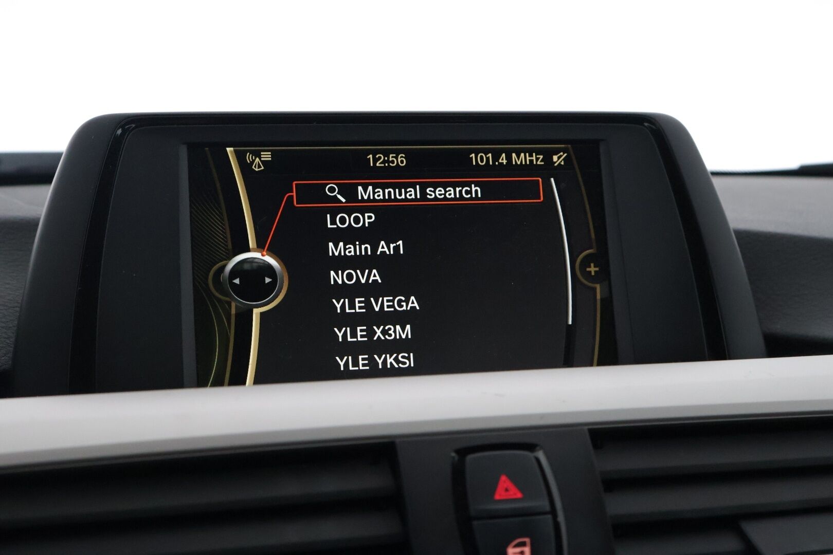 BMW 320 2013 xDrive Edition ** YritysOutlet - Myydään vain yrityksille - Urheiluistuimet / Tutkat taakse / Xenon ajovalot *