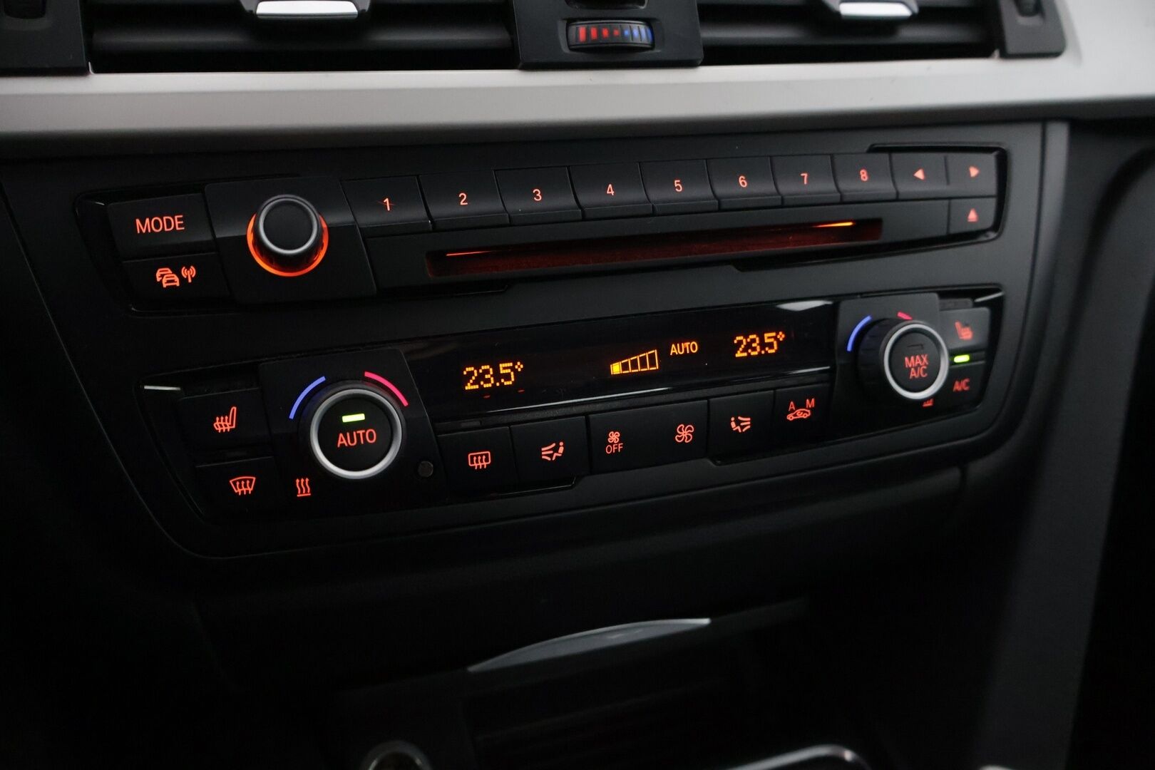 BMW 320 2013 xDrive Edition ** YritysOutlet - Myydään vain yrityksille - Urheiluistuimet / Tutkat taakse / Xenon ajovalot *