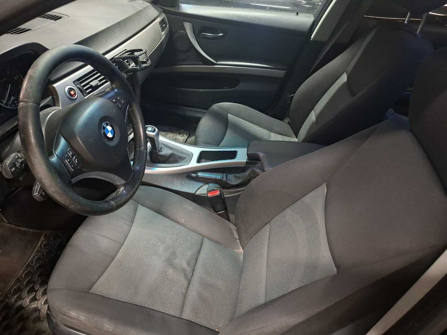 BMW 320 2008 2,0 E90 Sedan Business - YritysOutlet - Myydään vain yrityksille - Tämä auto myydään YritysOutlet -valikoimasta vain yritykselle