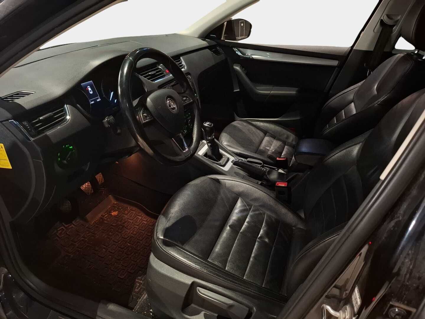 Skoda Octavia 2013 1,8 TSI Elegance - *Suomi-auto / Webasto / Nahkasisusta / Canton-hifit / Vakkari / Juuri saapunut Tampereelle!*