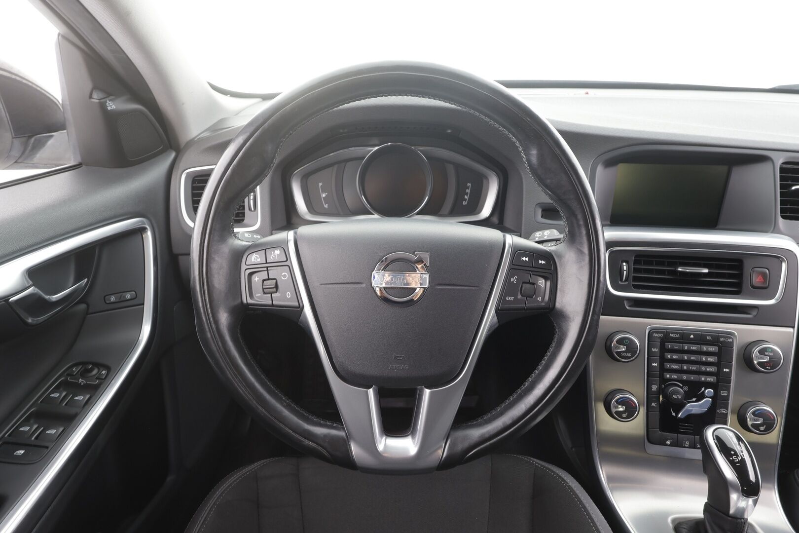 Volvo V60 2014 T3 Business aut - | ACC | BLIS | Navi | Xenon | Kaistavahti | Digimittari | Lämm. ratti | P.tutkat | BT audio | Hyvät huollot | Lohko + sisähaara |  