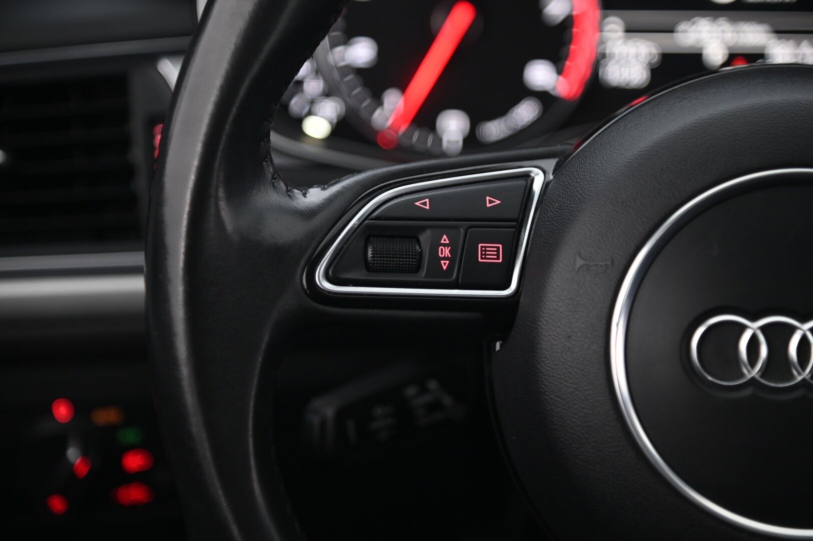 Audi A6 2014 Avant Business 2,0 TFSI 132 kW multitronic Start-Stop *Suomi-auto / Tutkat / Vakkari* - *Vähän ajettu 2.Omisteinen Suomi-auto / Juuri Huollettu /  2x Renkaat&vanteet*