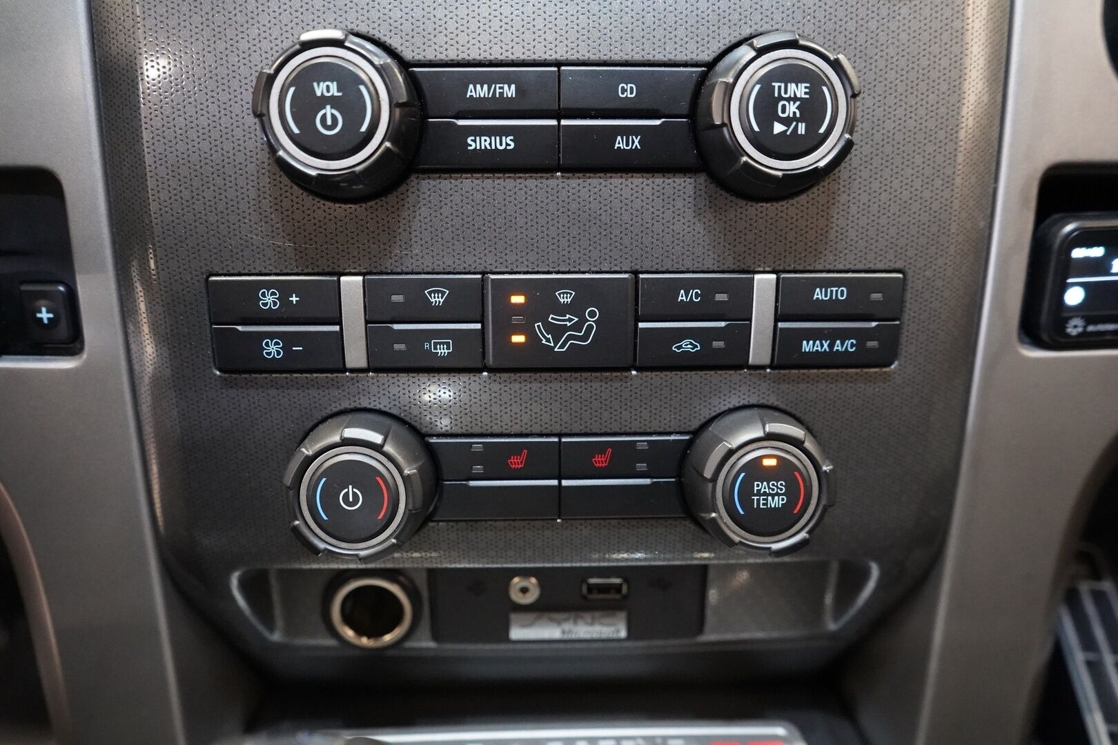 FORD F150 2010 F150 SVT Raptor Avolavakuorma-auto * SVT / Vakkari / Kamera / Koukku / Sähköpenkit / Kattoluukku * - Katsastettu 01/2026 / Puhdas Carvertical / Säntillinen huoltohistoria