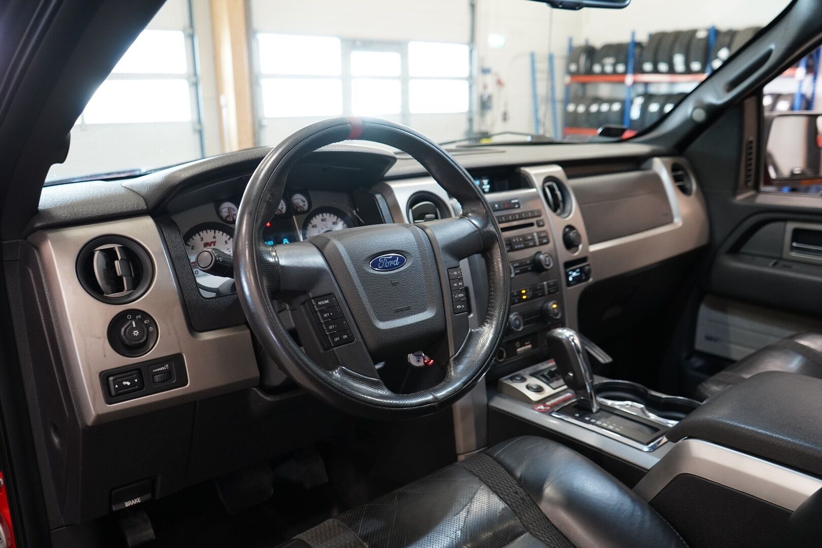 FORD F150 2010 F150 SVT Raptor Avolavakuorma-auto * SVT / Vakkari / Kamera / Koukku / Sähköpenkit / Kattoluukku * - Katsastettu 01/2026 / Puhdas Carvertical / Säntillinen huoltohistoria