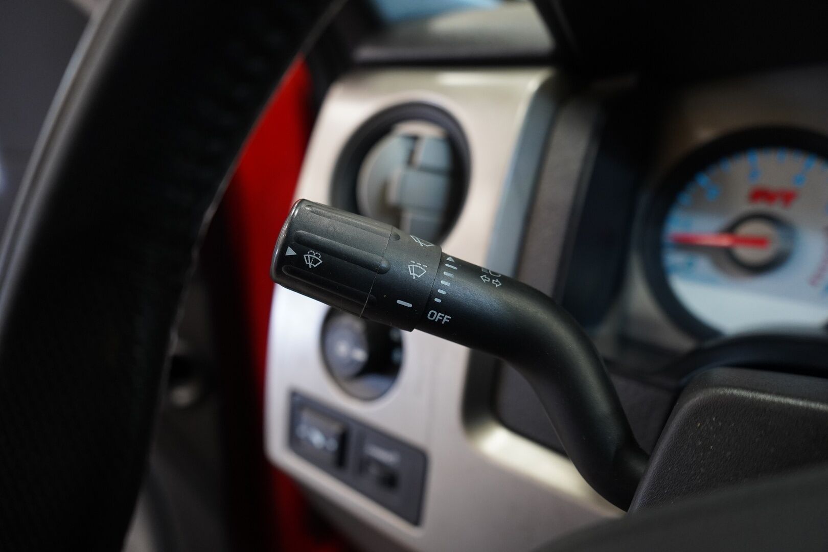 FORD F150 2010 F150 SVT Raptor Avolavakuorma-auto * SVT / Vakkari / Kamera / Koukku / Sähköpenkit / Kattoluukku * - Katsastettu 01/2026 / Puhdas Carvertical / Säntillinen huoltohistoria