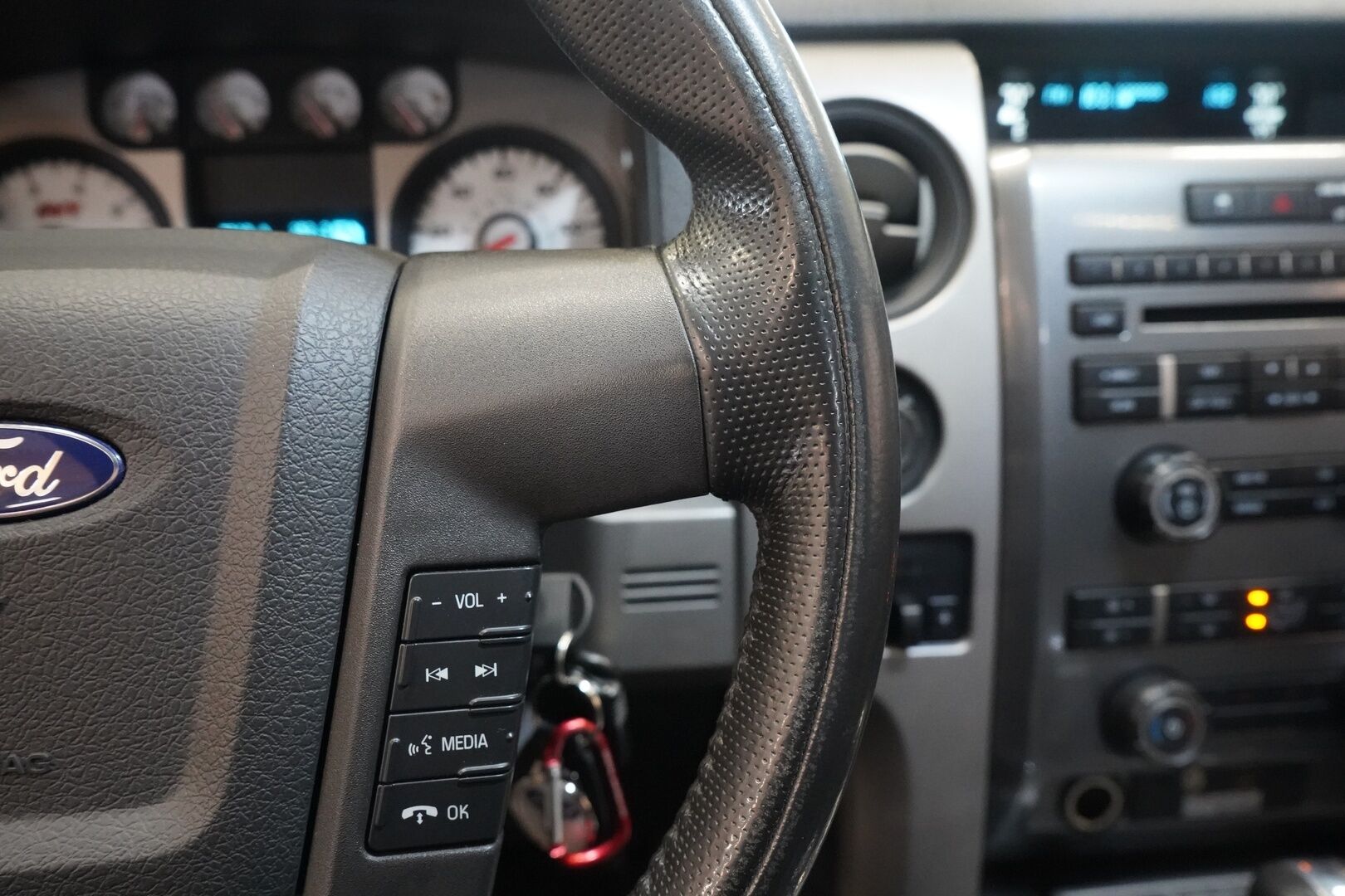 FORD F150 2010 F150 SVT Raptor Avolavakuorma-auto * SVT / Vakkari / Kamera / Koukku / Sähköpenkit / Kattoluukku * - Katsastettu 01/2026 / Puhdas Carvertical / Säntillinen huoltohistoria