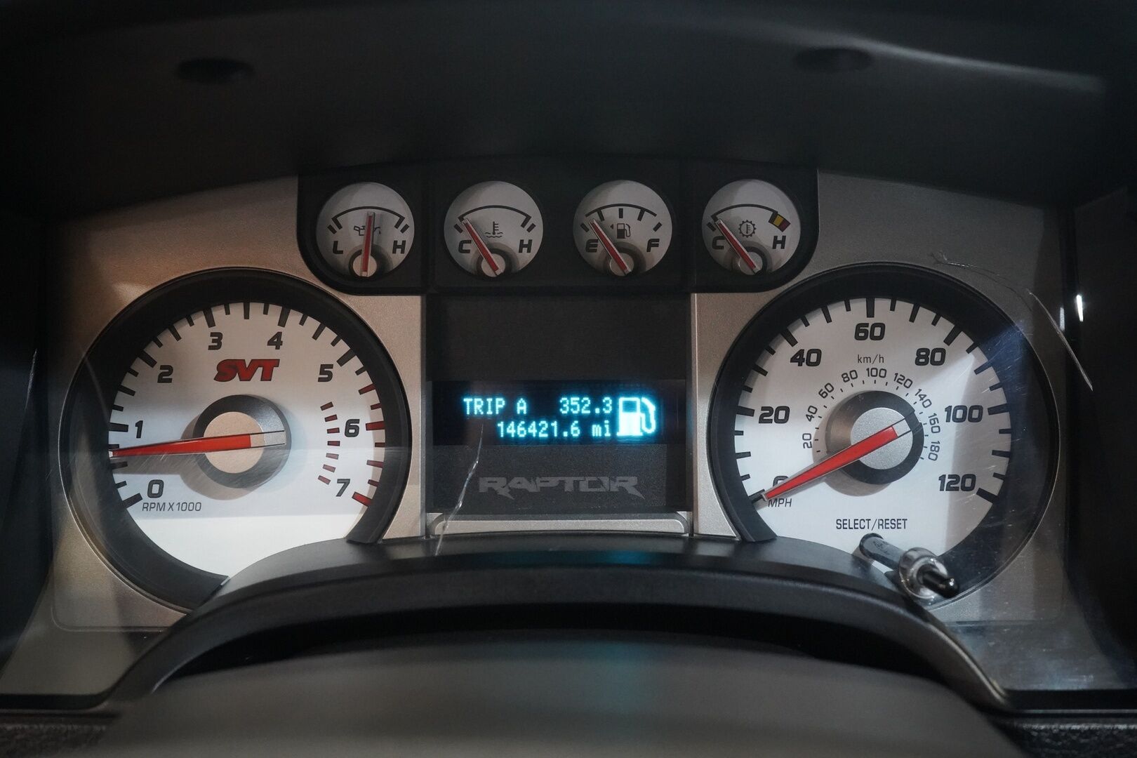 FORD F150 2010 F150 SVT Raptor Avolavakuorma-auto * SVT / Vakkari / Kamera / Koukku / Sähköpenkit / Kattoluukku * - Katsastettu 01/2026 / Puhdas Carvertical / Säntillinen huoltohistoria