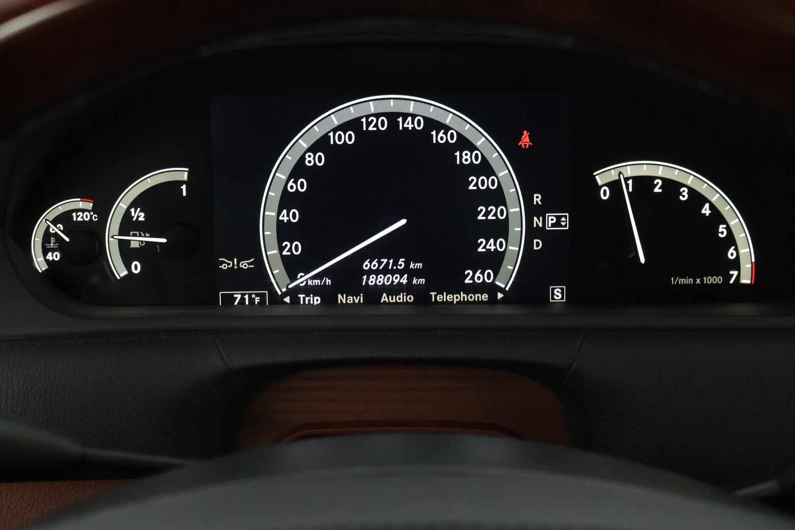 Mercedes-Benz CL 2007 CL 550 Coupé AMG - YritysOutlet - Myydään vain yrityksille *H&K / Ilmastoidut muistipenkit / Night vision / ACC / Kamera - Tuplalasit / Imuovet / Keyless Go / Navigointi