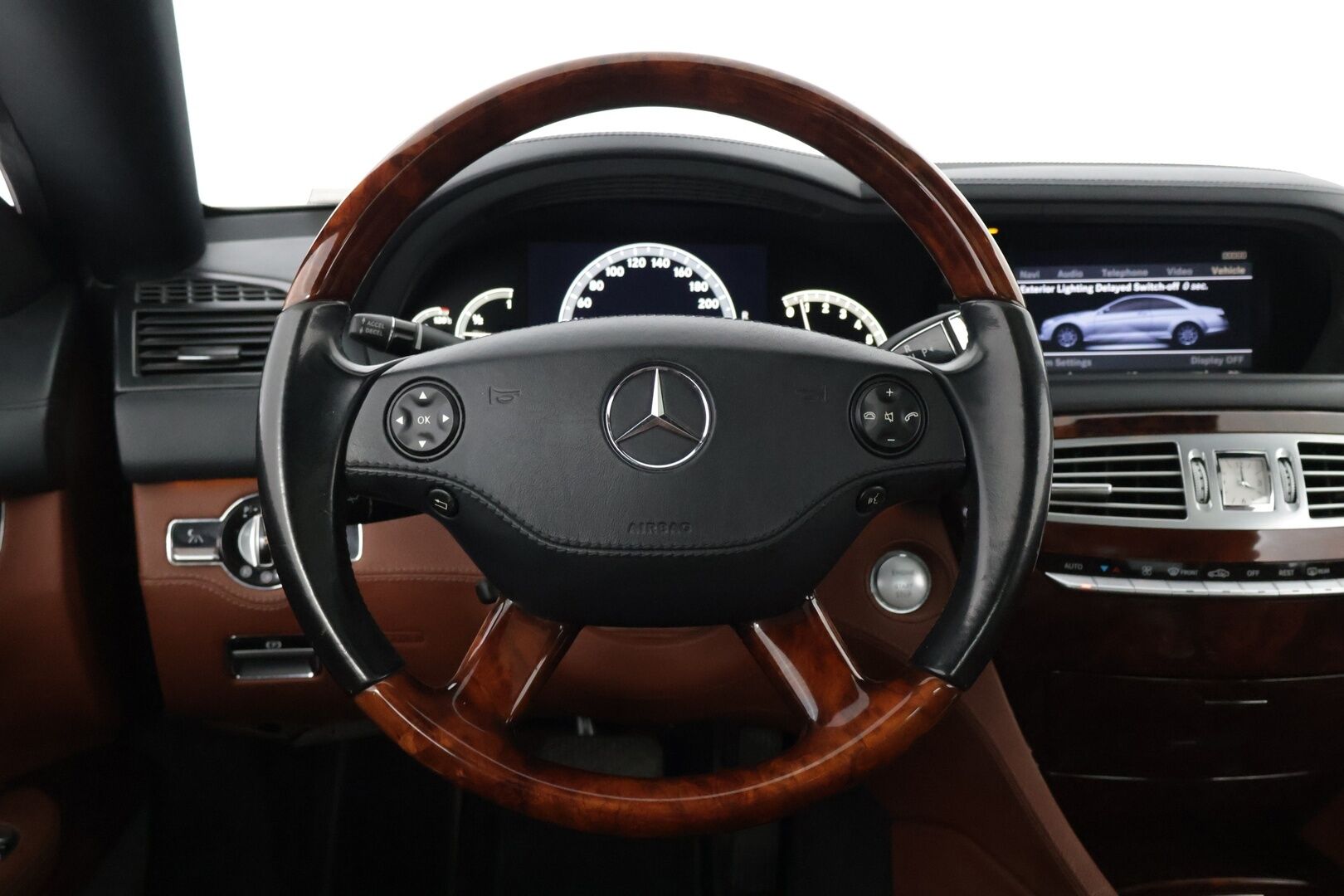 Mercedes-Benz CL 2007 CL 550 Coupé AMG - YritysOutlet - Myydään vain yrityksille *H&K / Ilmastoidut muistipenkit / Night vision / ACC / Kamera - Tuplalasit / Imuovet / Keyless Go / Navigointi