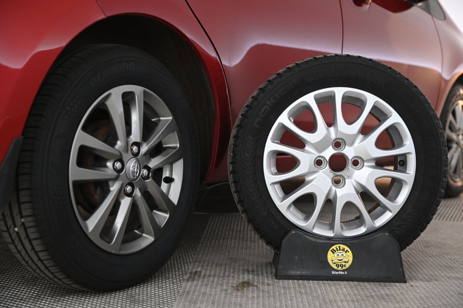 Toyota Yaris 2014 1,33 Dual VVT-i Active 5ov Multidrive S - P.Kamera | Vakkari | BT | Suomi-auto | 2x renkaat&vanteet
