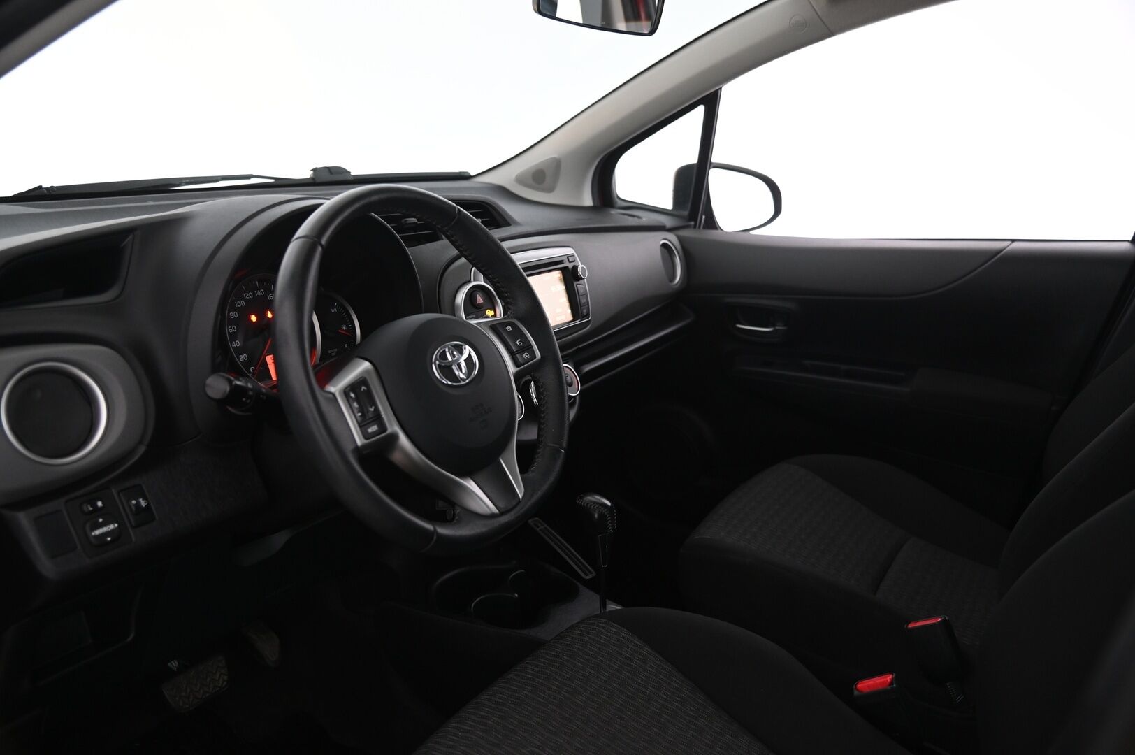 Toyota Yaris 2014 1,33 Dual VVT-i Active 5ov Multidrive S - P.Kamera | Vakkari | BT | Suomi-auto | 2x renkaat&vanteet