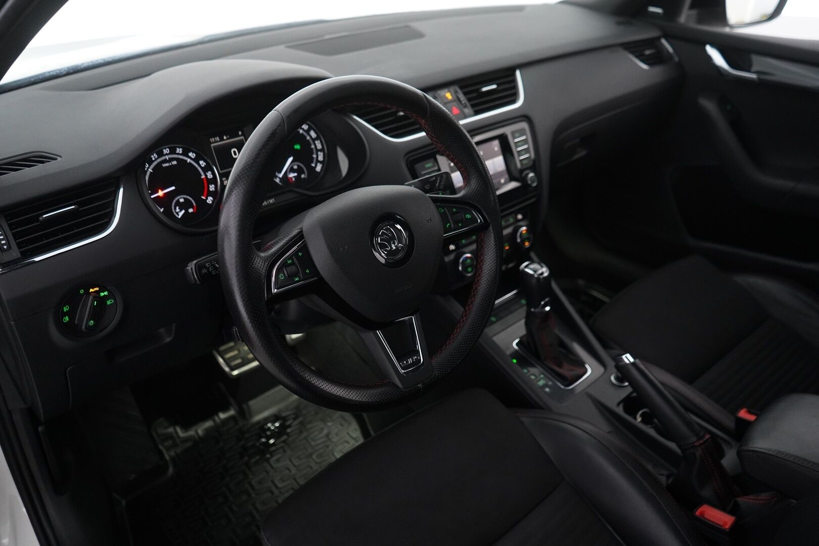 Skoda Octavia 2014 2.0 TDI RS DSG Aut. * ACC / Canton / Navigointijärjestelmä / Sporttipenkit / Lämmitin! * - Suomi-auto / Viimeisin huolto 281tkm / Jakohihna vaihdettu 2024 / Uudet kesärenkaat