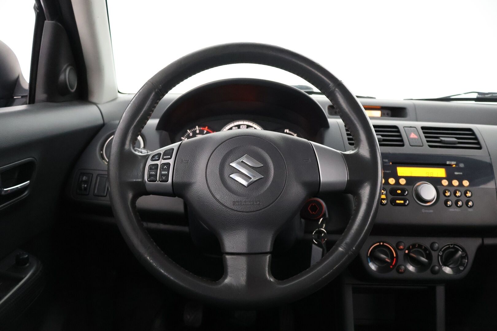 Suzuki Swift 2006 4D SWIFT HATCHBACK 1.3-EZC11S/238 *Myydään Huutokaupat.com* - - Tämä auto myydään huutokaupat.com -sivuston kautta