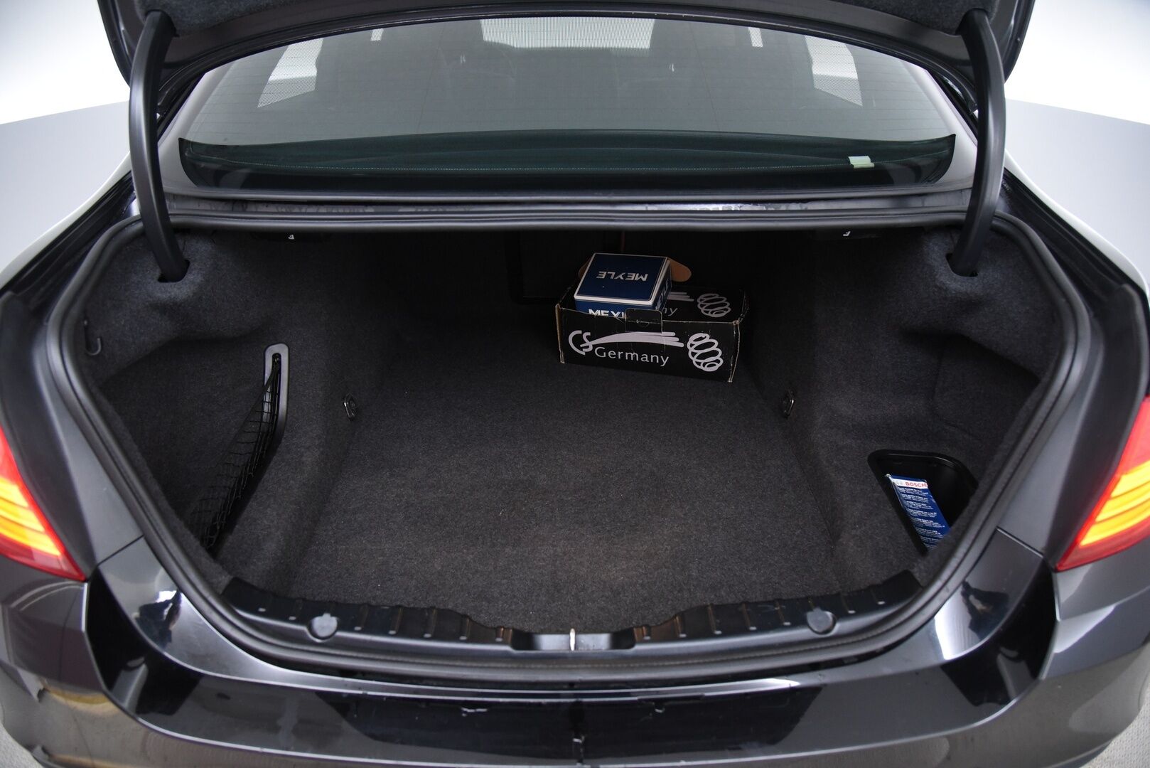 BMW 520 2014 F10 Sedan 520d TwinPower Turbo A xDrive / Harman/Kardon / Ruskeat Sporttinahat / Prof. Navi / Suomi-Auto / P-Tutkat - Lämmitettävä ohjauspyörä / Juuri huollettu!