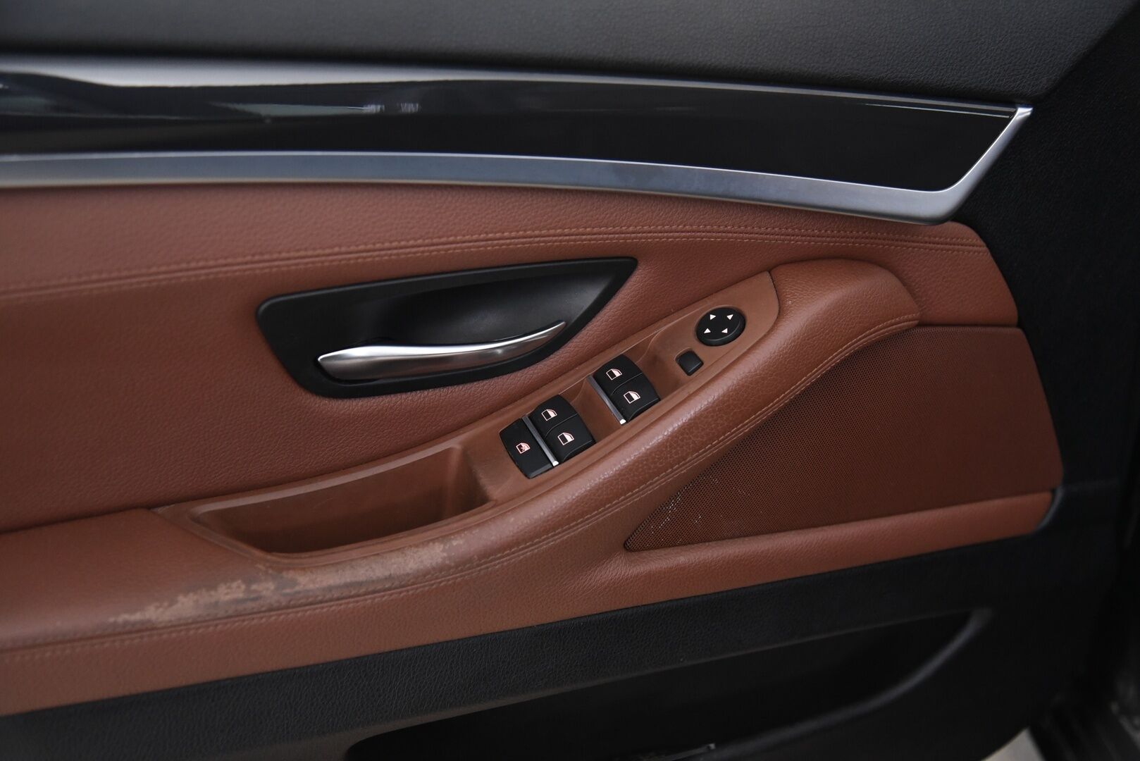 BMW 520 2014 F10 Sedan 520d TwinPower Turbo A xDrive / Harman/Kardon / Ruskeat Sporttinahat / Prof. Navi / Suomi-Auto / P-Tutkat - Lämmitettävä ohjauspyörä / Juuri huollettu!