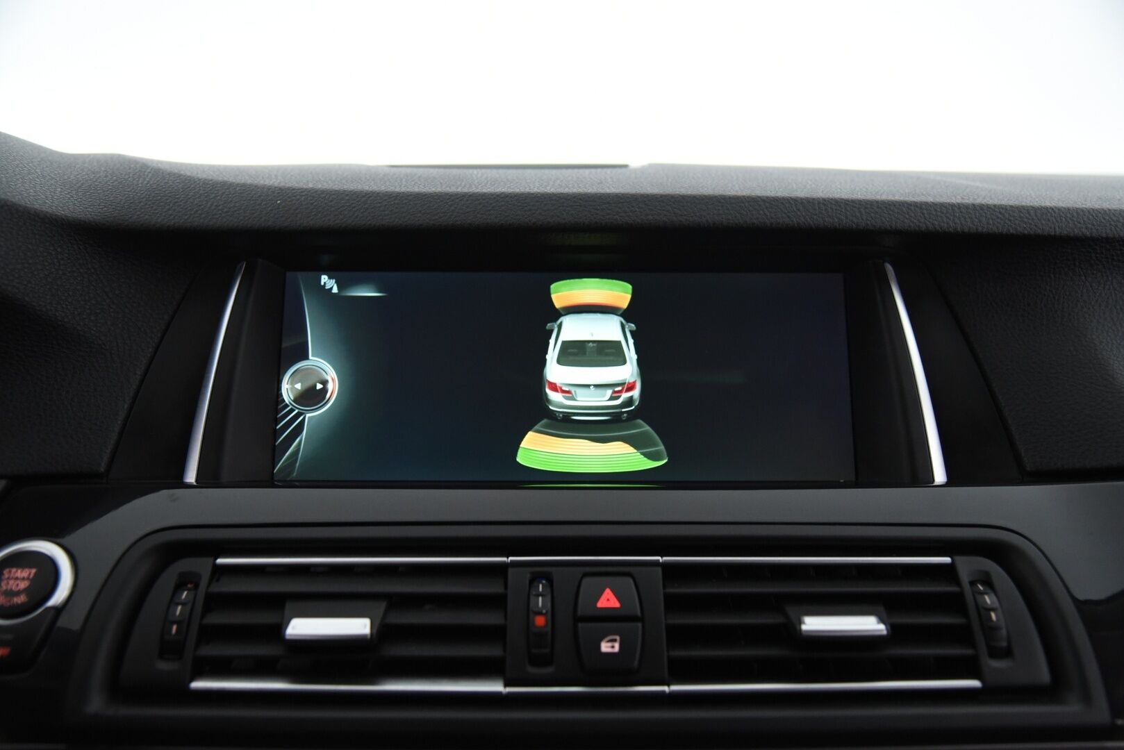 BMW 520 2014 F10 Sedan 520d TwinPower Turbo A xDrive / Harman/Kardon / Ruskeat Sporttinahat / Prof. Navi / Suomi-Auto / P-Tutkat - Lämmitettävä ohjauspyörä / Juuri huollettu!