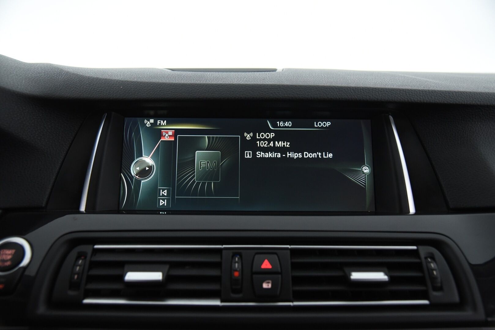 BMW 520 2014 F10 Sedan 520d TwinPower Turbo A xDrive / Harman/Kardon / Ruskeat Sporttinahat / Prof. Navi / Suomi-Auto / P-Tutkat - Lämmitettävä ohjauspyörä / Juuri huollettu!