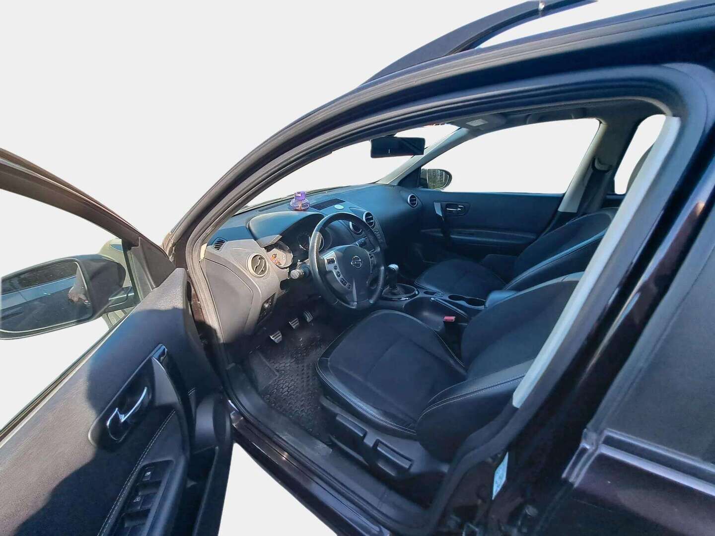 Nissan Qashqai 2014 1,6L Stop / Start System Style 360 2WD * 360-kamera / Navi / Vakkari * - * kahdet hyvät renkaat omilla alumiinivanteilla / Suomi.auto *