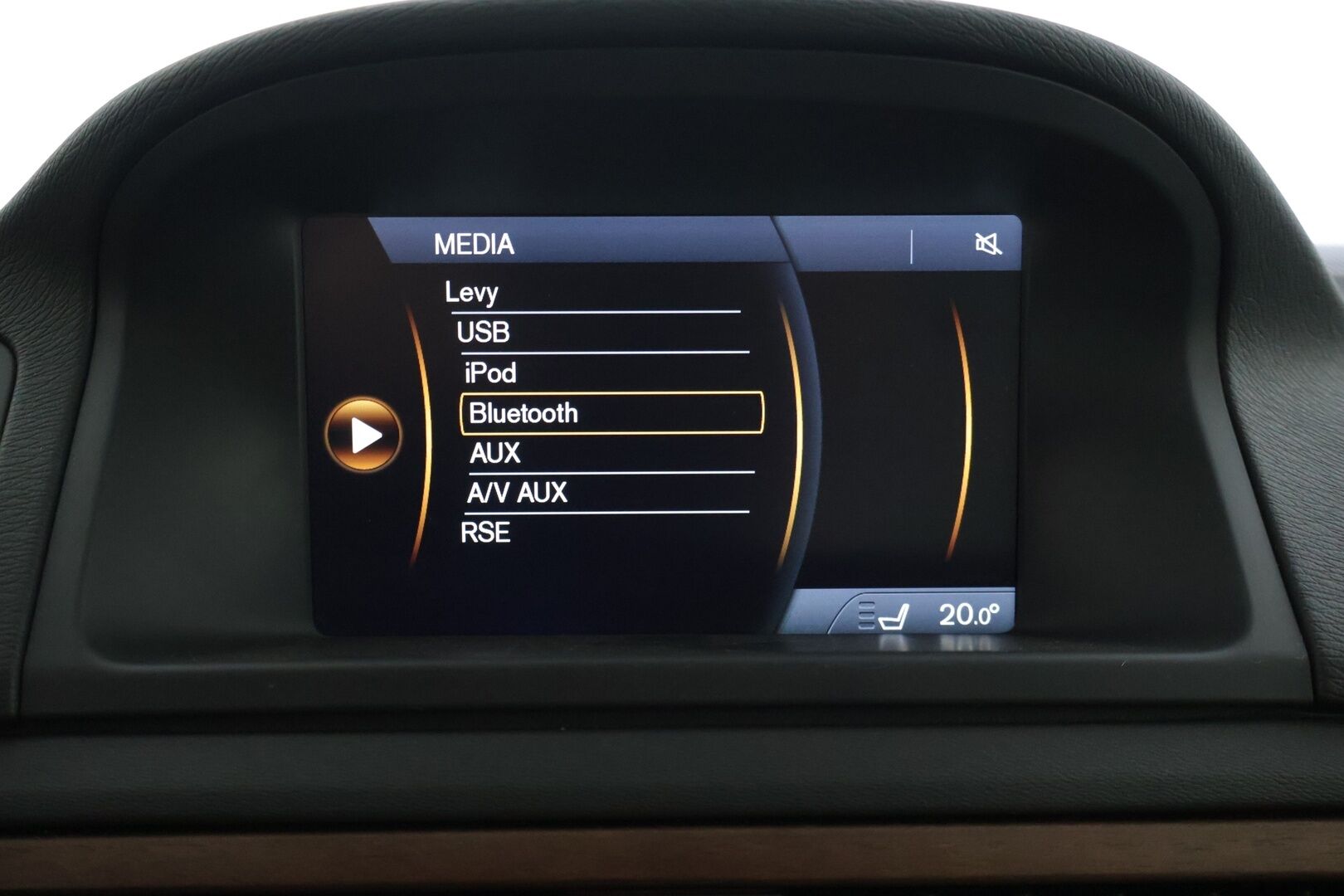 Volvo V70 2014 D5 AWD Business Summum aut - | Facelift vahvalla D5 koneella ja nelivedolla! | Suomi-auto | Digimittaristo | Webasto | Vetokoukku | Lämm. Tuulilasi | Nahkasisusta | Muistipenkki | Lämm. Ratti | P.Tutkat | 2x Renkaat | 