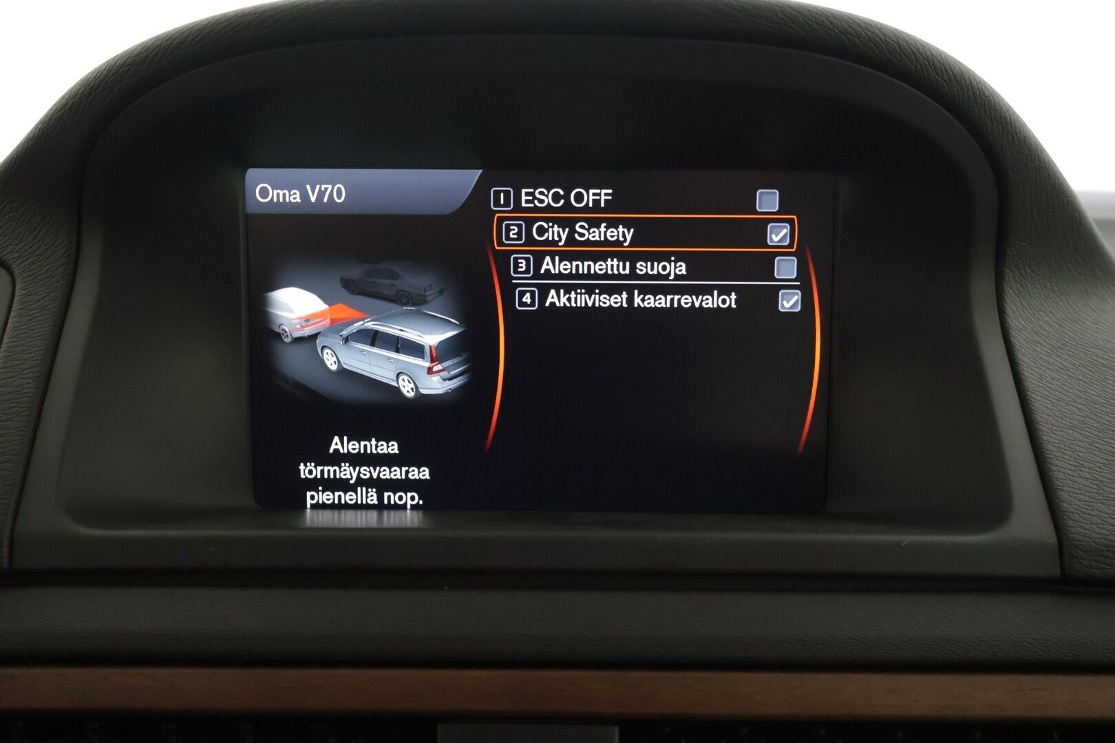 Volvo V70 2014 D5 AWD Business Summum aut - | Facelift vahvalla D5 koneella ja nelivedolla! | Suomi-auto | Digimittaristo | Webasto | Vetokoukku | Lämm. Tuulilasi | Nahkasisusta | Muistipenkki | Lämm. Ratti | P.Tutkat | 2x Renkaat | 