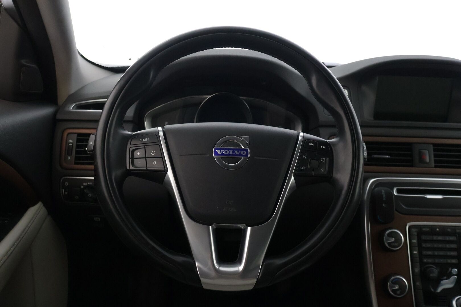 Volvo V70 2014 D5 AWD Business Summum aut - | Facelift vahvalla D5 koneella ja nelivedolla! | Suomi-auto | Digimittaristo | Webasto | Vetokoukku | Lämm. Tuulilasi | Nahkasisusta | Muistipenkki | Lämm. Ratti | P.Tutkat | 2x Renkaat | 