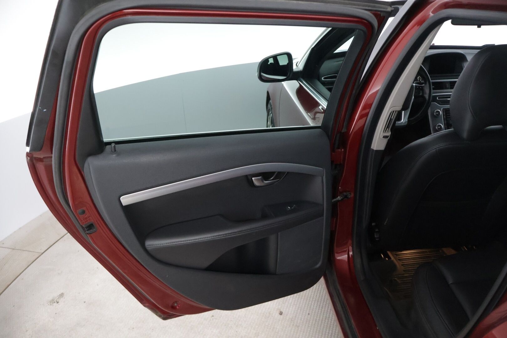 Volvo V70 2014 D4 Momentum - * Myydään HUUTOKAUPAT.COM ! * Leimaa 7/26 asti! / Vakkari / Koukku / Tutkat taakse / Sähkökontti / Ratinlämmitin