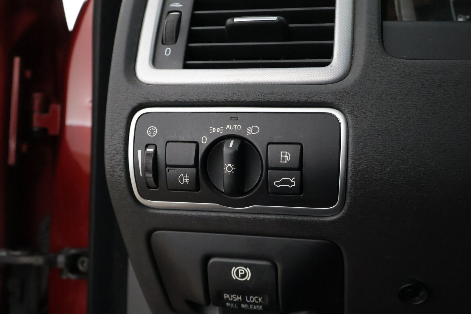 Volvo V70 2014 D4 Momentum - * Myydään HUUTOKAUPAT.COM ! * Leimaa 7/26 asti! / Vakkari / Koukku / Tutkat taakse / Sähkökontti / Ratinlämmitin