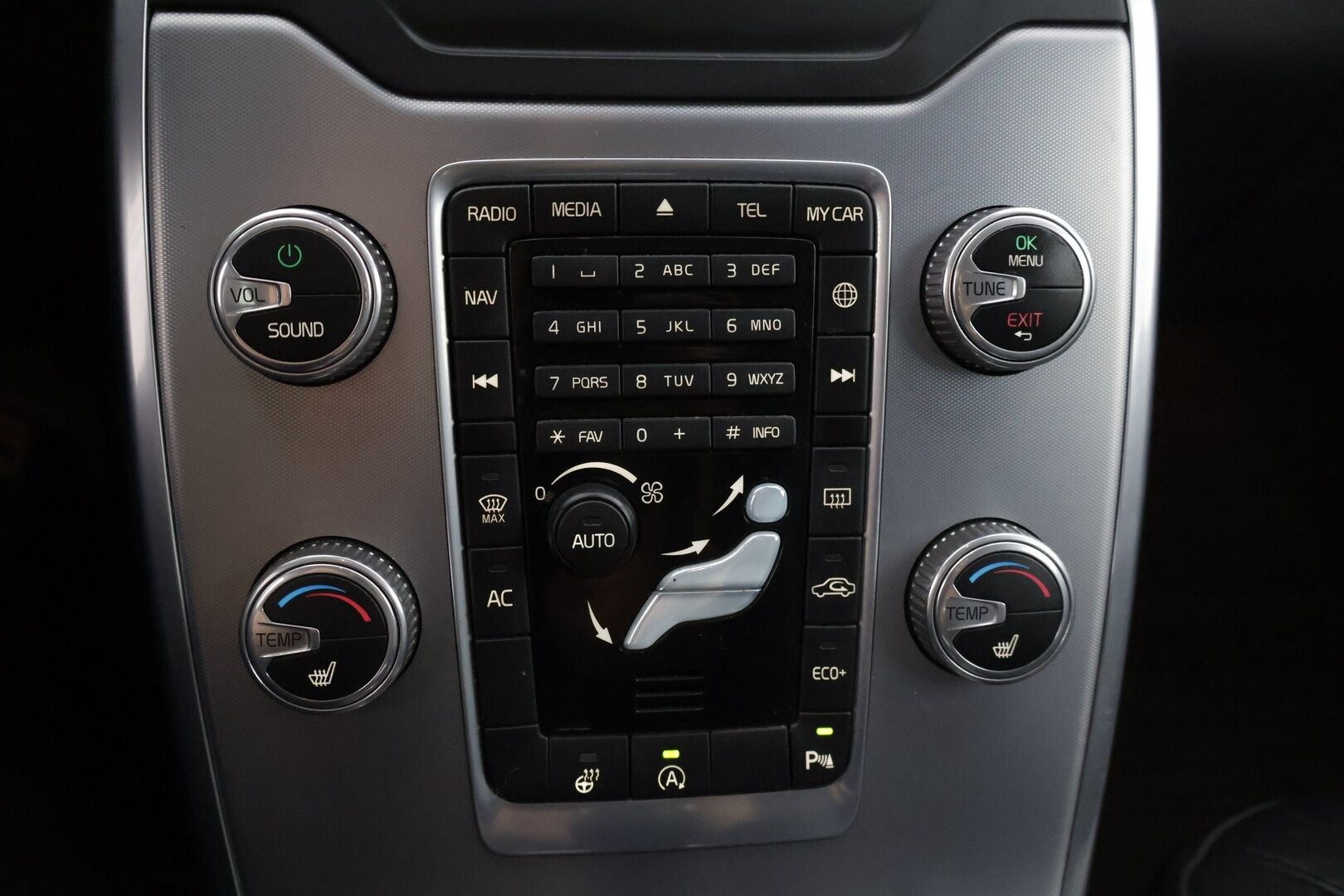 Volvo V70 2014 D4 Momentum - * Myydään HUUTOKAUPAT.COM ! * Leimaa 7/26 asti! / Vakkari / Koukku / Tutkat taakse / Sähkökontti / Ratinlämmitin