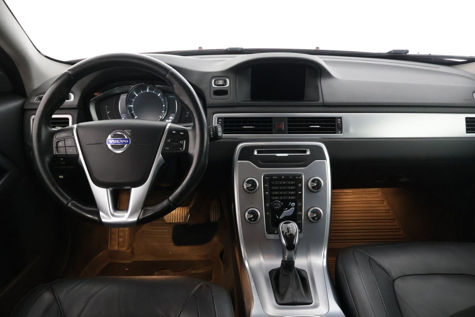 Volvo V70 2014 D4 Momentum - * Myydään HUUTOKAUPAT.COM ! * Leimaa 7/26 asti! / Vakkari / Koukku / Tutkat taakse / Sähkökontti / Ratinlämmitin