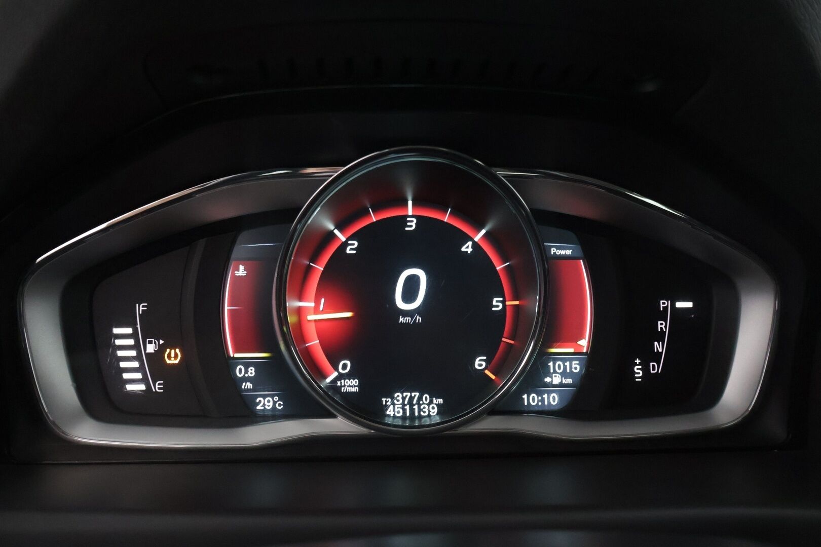 Volvo V70 2014 D4 Momentum - * Myydään HUUTOKAUPAT.COM ! * Leimaa 7/26 asti! / Vakkari / Koukku / Tutkat taakse / Sähkökontti / Ratinlämmitin