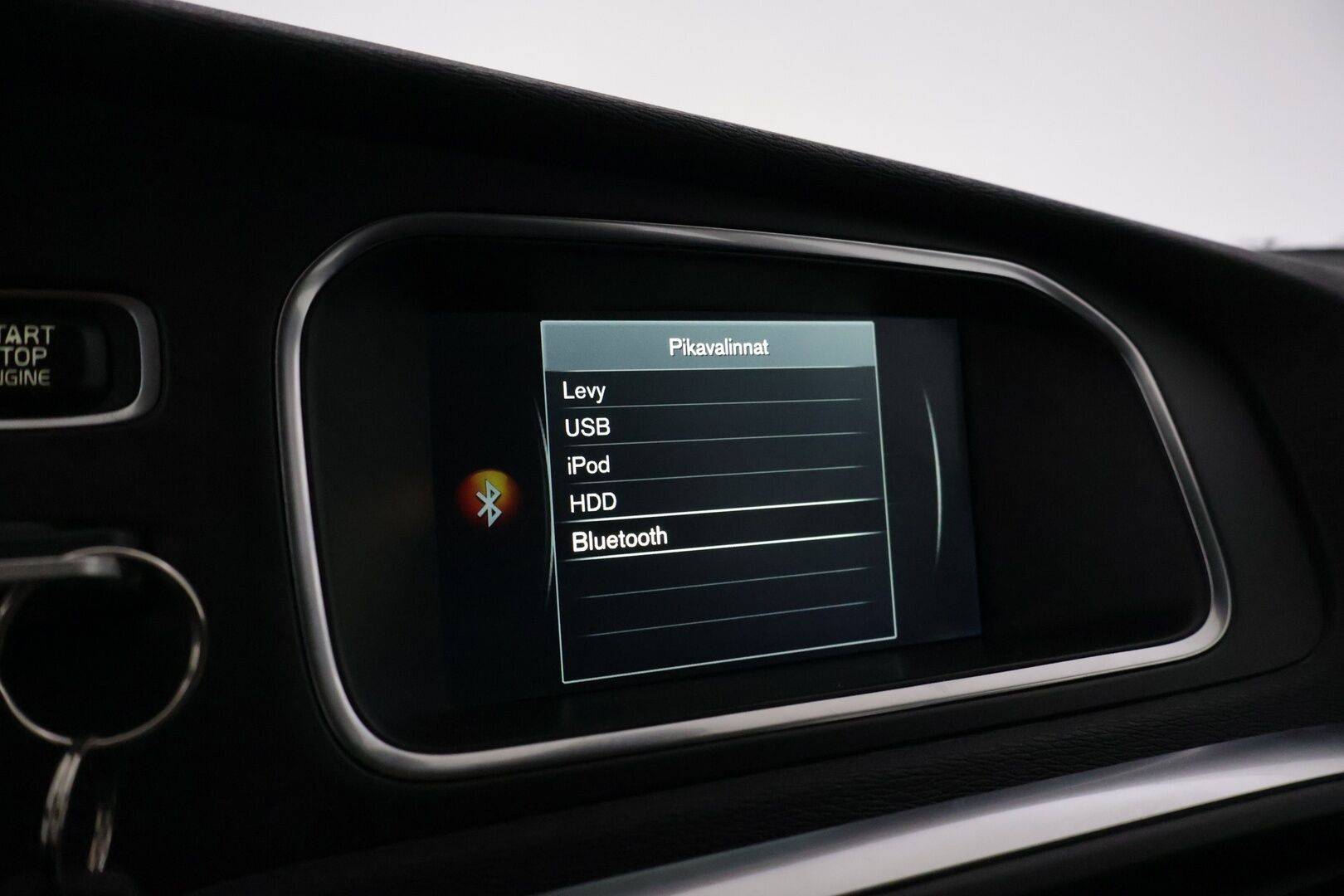 Volvo V40 2015 D2 Ocean Race Business aut | MYYDÄÄN HUUTOKAUPAT.COM | - Webasto | Koukku | Vakkari | Tutka | Sporttinahat | Xenon | Digimittari | Hyvin huollettu