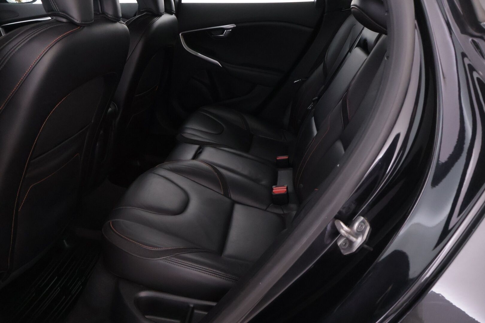 Volvo V40 2015 D2 Ocean Race Business aut | MYYDÄÄN HUUTOKAUPAT.COM | - Webasto | Koukku | Vakkari | Tutka | Sporttinahat | Xenon | Digimittari | Hyvin huollettu