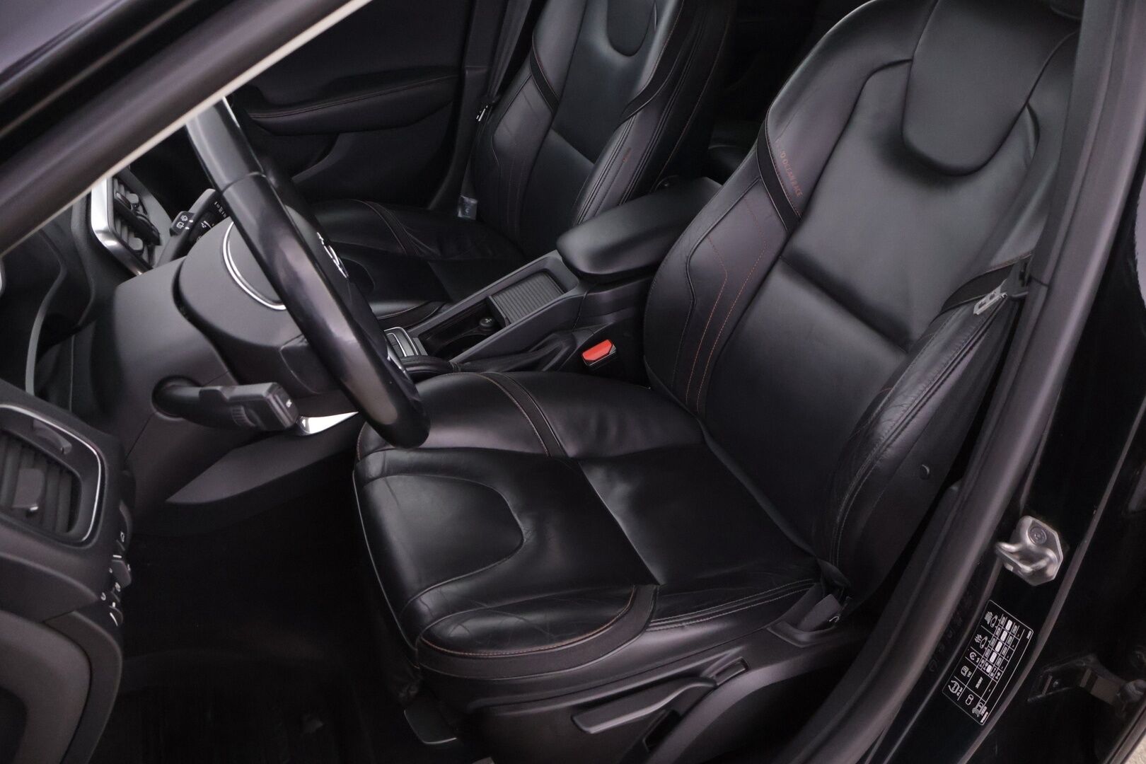 Volvo V40 2015 D2 Ocean Race Business aut | MYYDÄÄN HUUTOKAUPAT.COM | - Webasto | Koukku | Vakkari | Tutka | Sporttinahat | Xenon | Digimittari | Hyvin huollettu