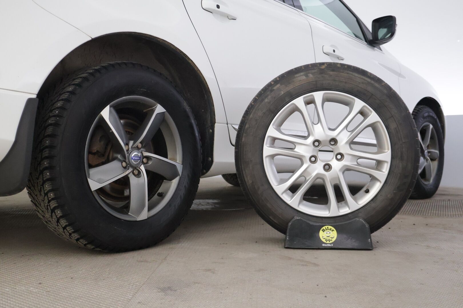 Volvo XC60 2015 D4 Summum aut* Muistipenkki / Sisätilanlämmitin / Vetokoukku / Nahkasisusta * - *Säännöllisesti huollettu / Jakopää vaihdettu 1/25 / ei Adblue / Juuri katsastettu * - HULLUT AVAJAISHULINAT KORKOTARJOUS 3,29 %