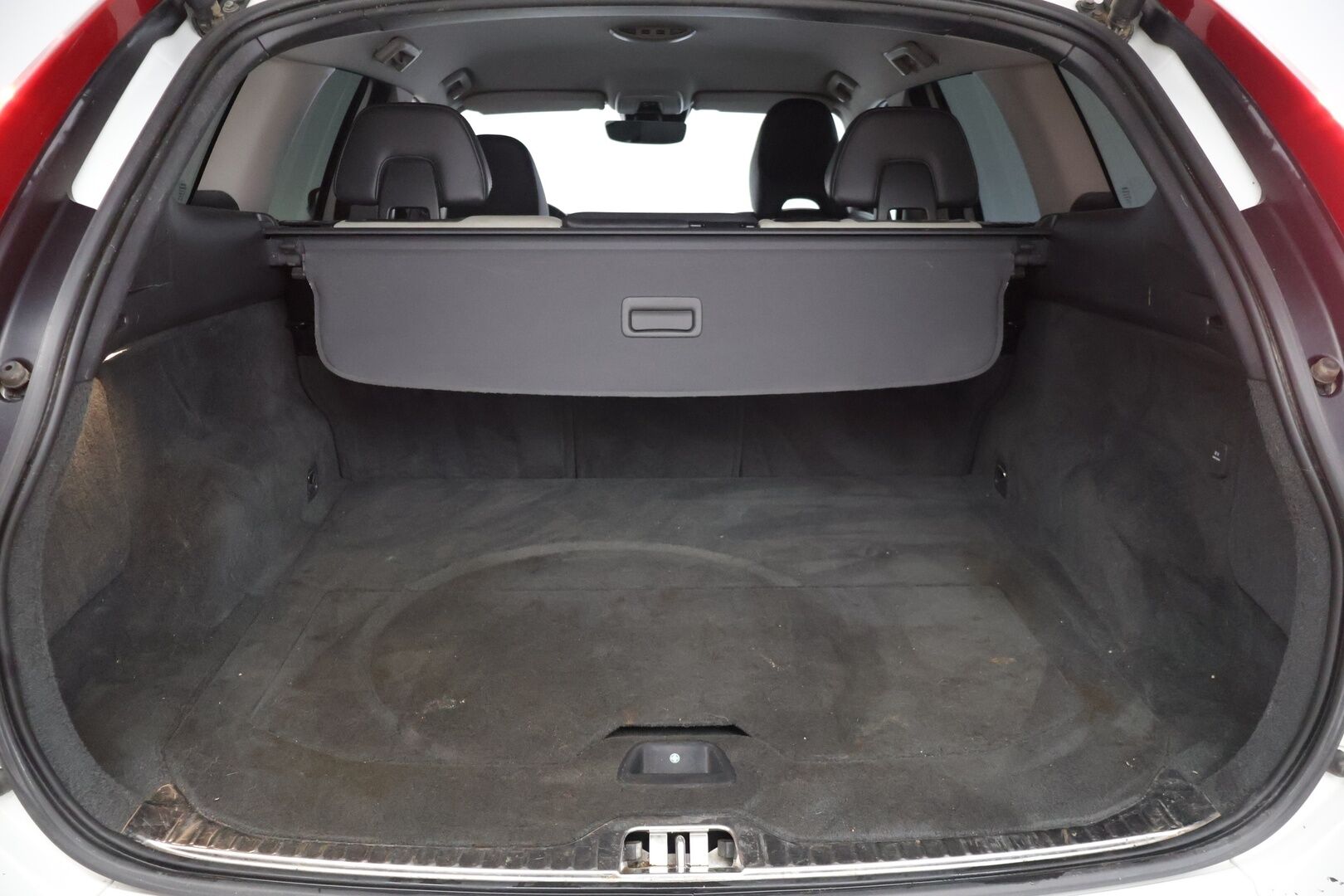 Volvo XC60 2015 D4 Summum aut* Muistipenkki / Sisätilanlämmitin / Vetokoukku / Nahkasisusta * - *Säännöllisesti huollettu, ruoste suojattu / Jakopää vaihdettu 1/25 / ei Adblue *