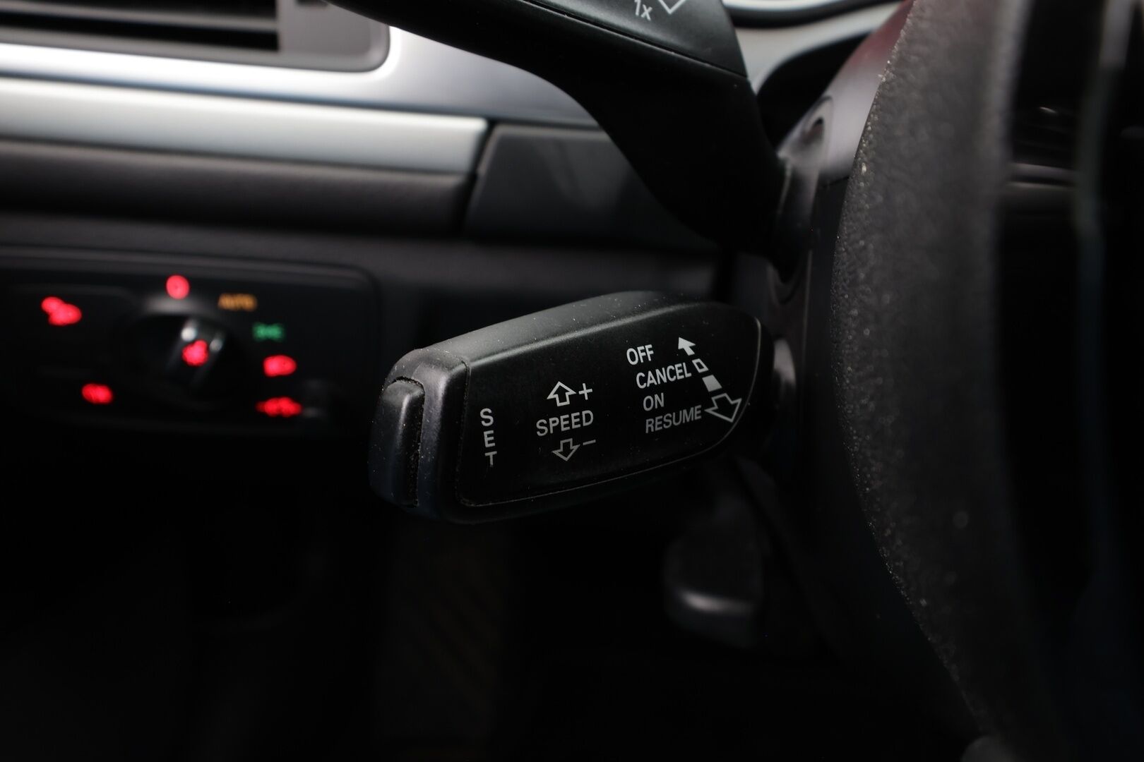 Audi A6 2014 Sedan Business Sport Edition 2,0 TDI 140 kW ultra S tronic * Lohkolämmitin / Xenon / P.Tutkat / Vakkari / Sähköluukku * - Koukku / Sportpenkit / Bluetooth / Suomi-auto / Kahdet renkaat aluvanteilla