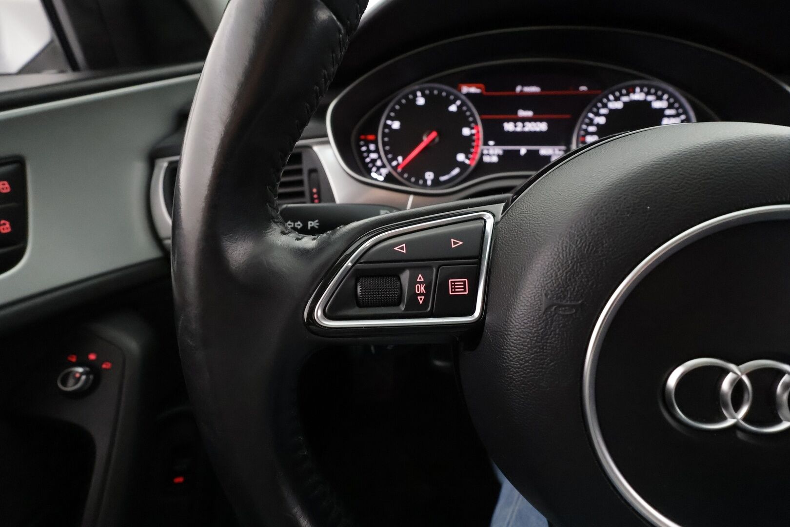 Audi A6 2014 Sedan Business Sport Edition 2,0 TDI 140 kW ultra S tronic * Lohkolämmitin / Xenon / P.Tutkat / Vakkari / Sähköluukku * - Koukku / Sportpenkit / Bluetooth / Suomi-auto / Kahdet renkaat aluvanteilla