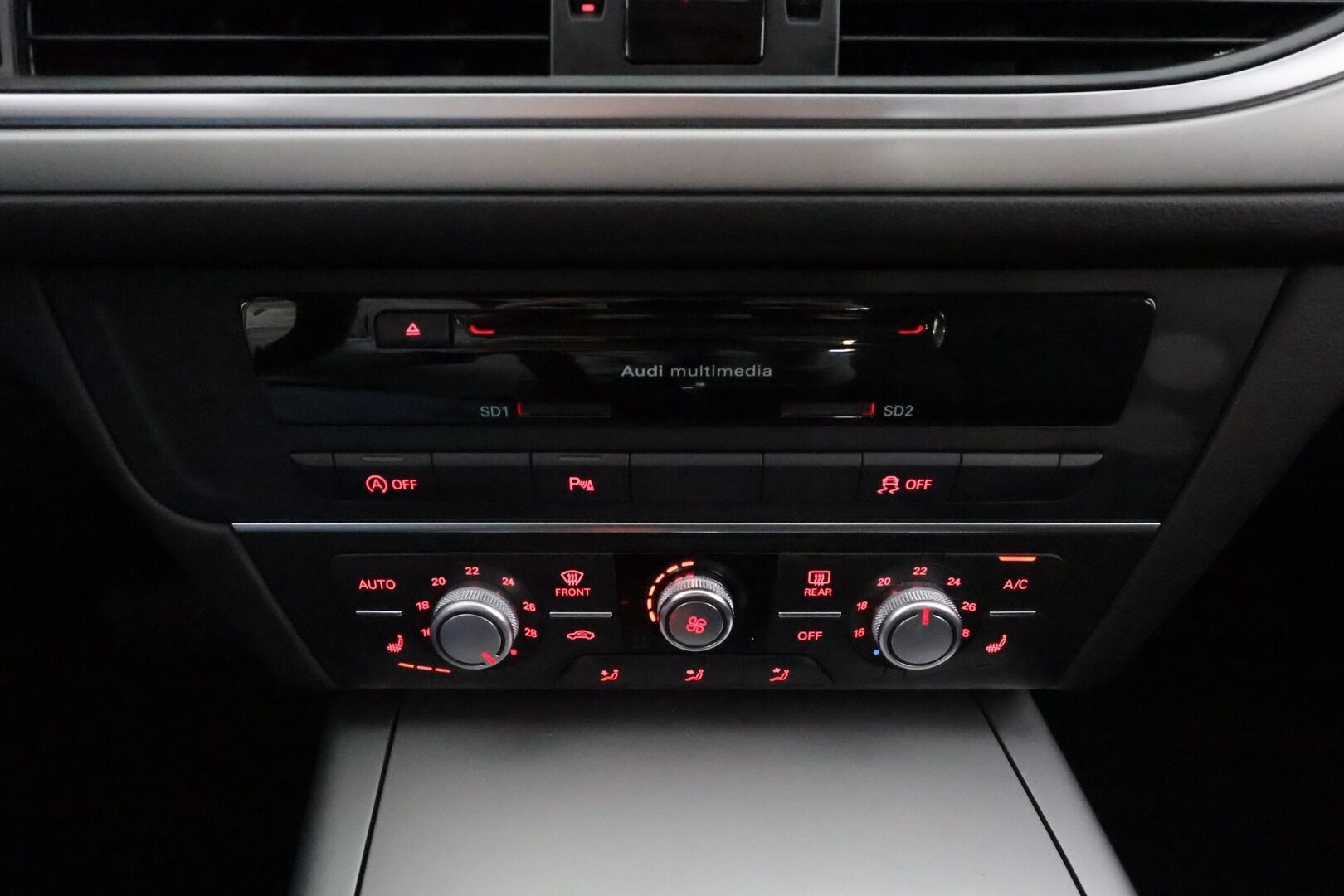 Audi A6 2014 Sedan Business Sport Edition 2,0 TDI 140 kW ultra S tronic * Lohkolämmitin / Xenon / P.Tutkat / Vakkari / Sähköluukku * - Koukku / Sportpenkit / Bluetooth / Suomi-auto / Kahdet renkaat aluvanteilla - HULLUT AVAJAISHULINAT KORKOTARJOUS 3,29 %